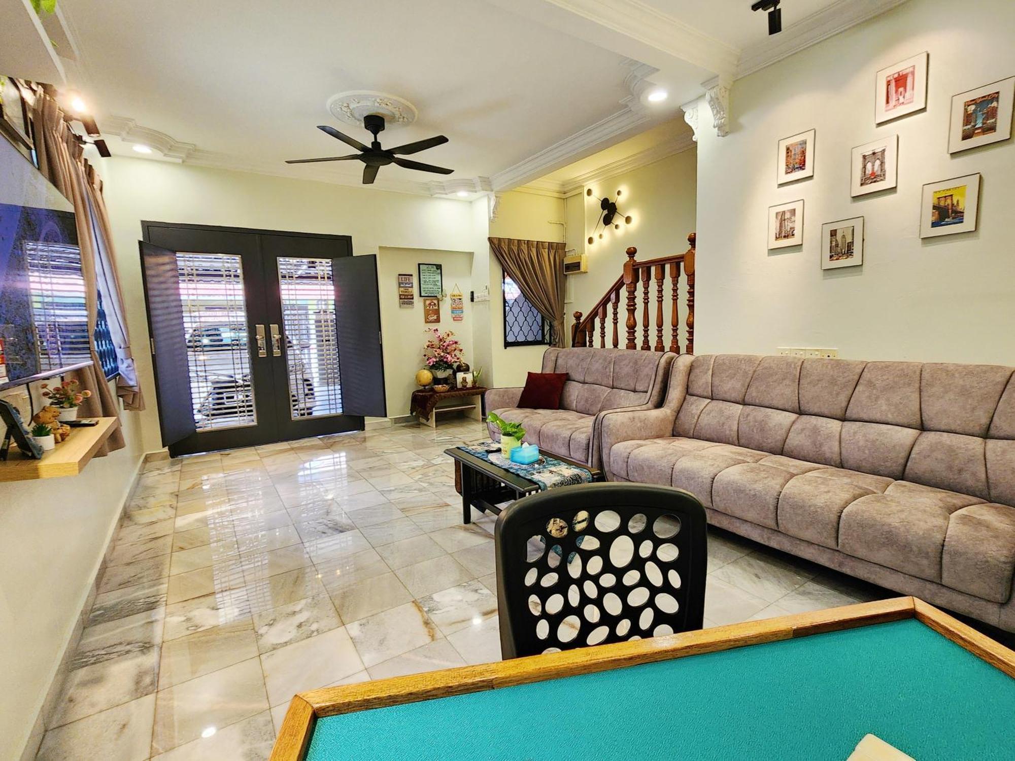 Rumah percutian Taman Pelangi, Persiaran Halaman Ampang 3 *