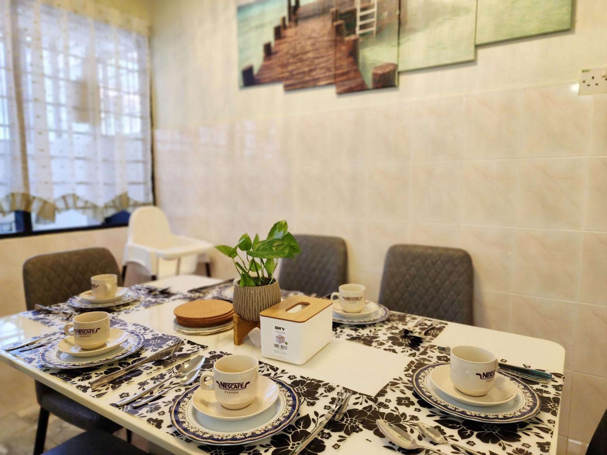 Rumah percutian Taman Pelangi, Persiaran Halaman Ampang 3 *