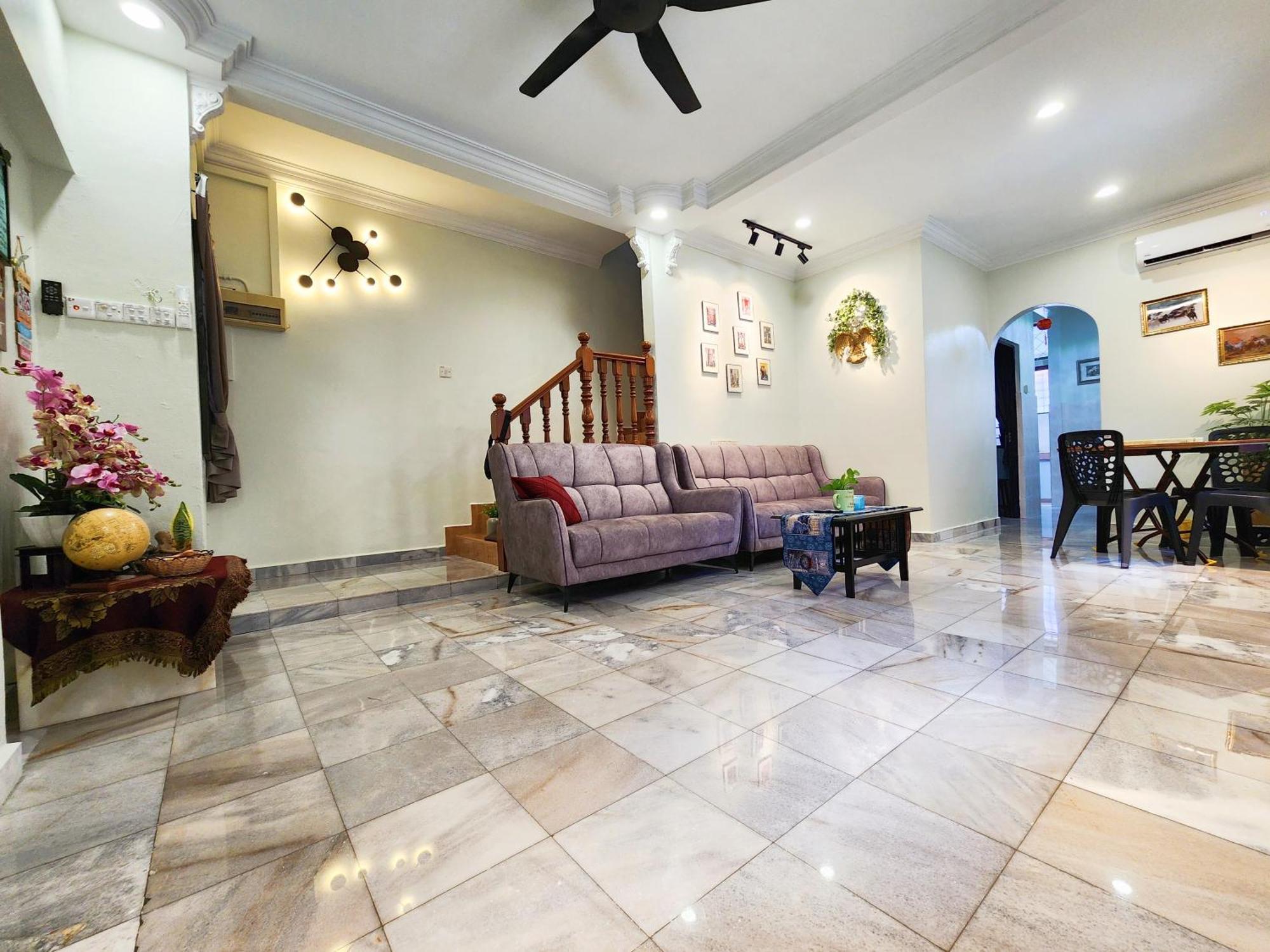 Taman Pelangi, Persiaran Halaman Ampang 3 *