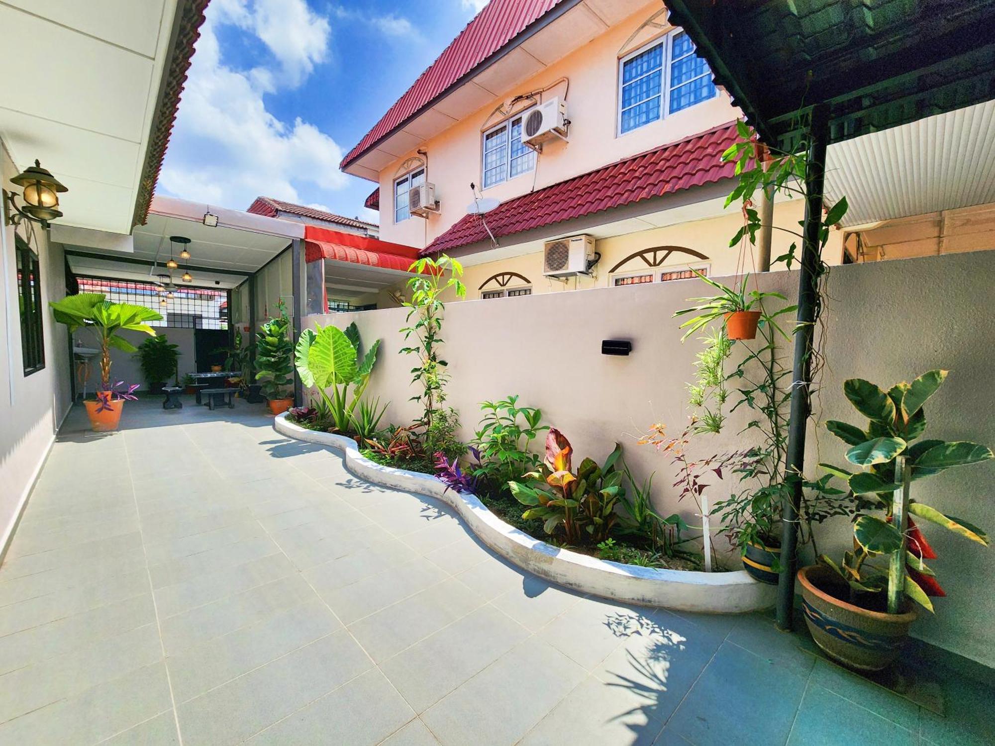 Rumah percutian Taman Pelangi, Persiaran Halaman Ampang 3 *