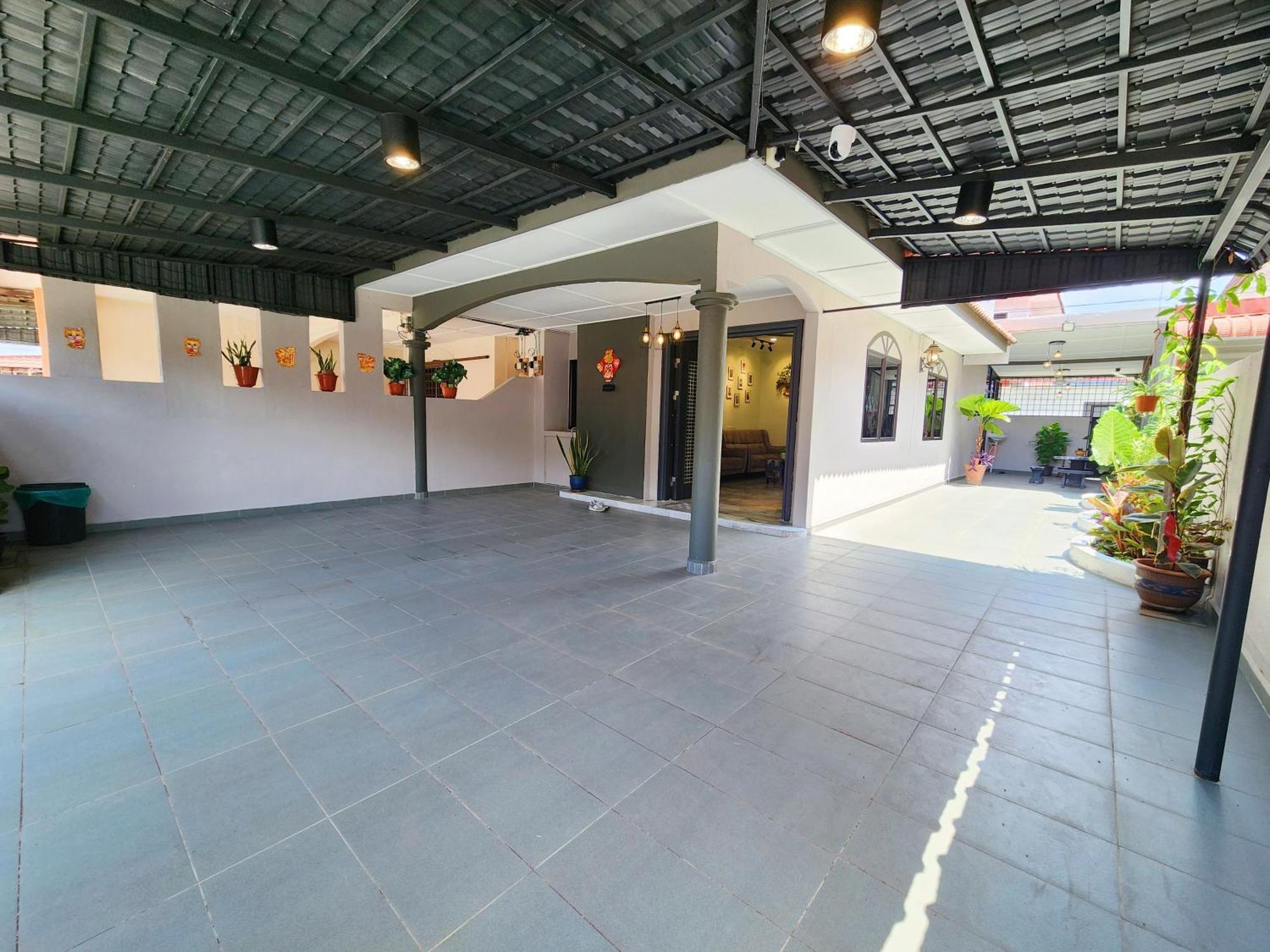 Taman Pelangi, Persiaran Halaman Ampang 3 Rumah percutian
